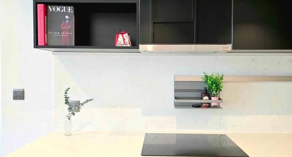 Wohnung zur Miete mit 2 Zimmer in Pathum Wan, Bangkok