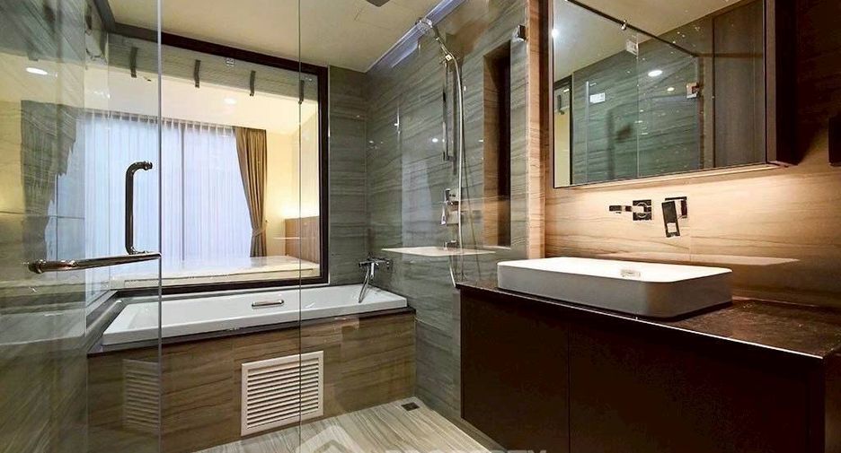 Wohnung zur Miete mit 2 Zimmer in Pathum Wan, Bangkok