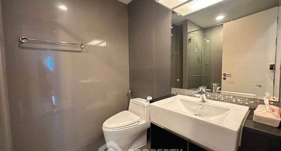 For rent 2 bedrooms condo in Khlong Toei, Bangkok