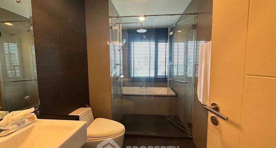 For rent 2 bedrooms condo in Khlong Toei, Bangkok