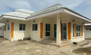 Casa en venta y en alquiler de 3 habitaciones en Pran Buri, Prachuap Khiri Khan