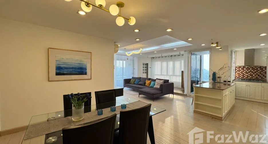 Condo en alquiler de 3 habitaciones en Huai Khwang, Bangkok