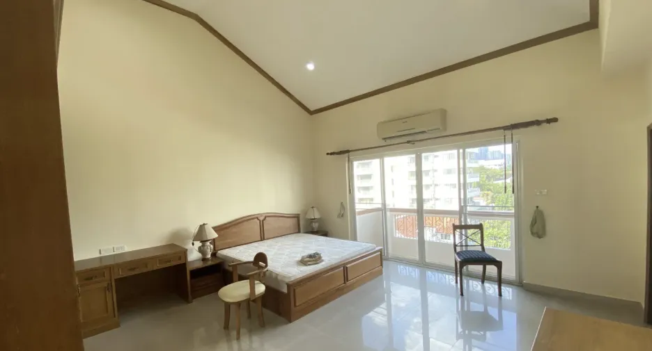 For rent 2 ベッドルーム condo in Watthana, Bangkok