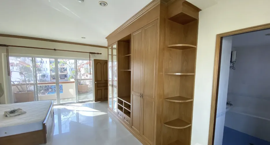 For rent 2 ベッドルーム condo in Watthana, Bangkok