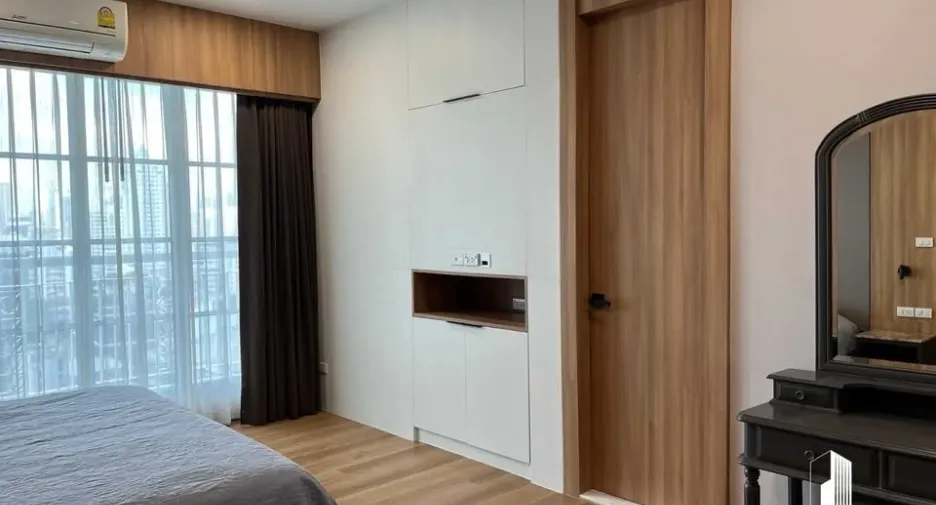 For rent 3 bedrooms condo in Khlong Toei, Bangkok