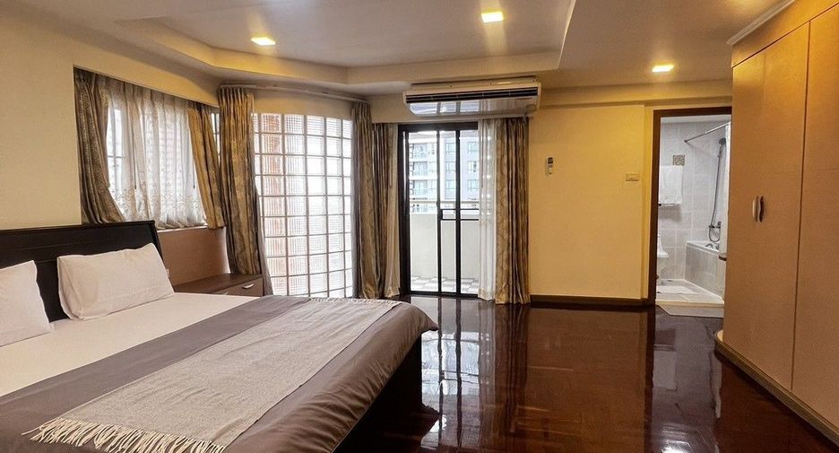 For rent 3 bedrooms condo in Watthana, Bangkok