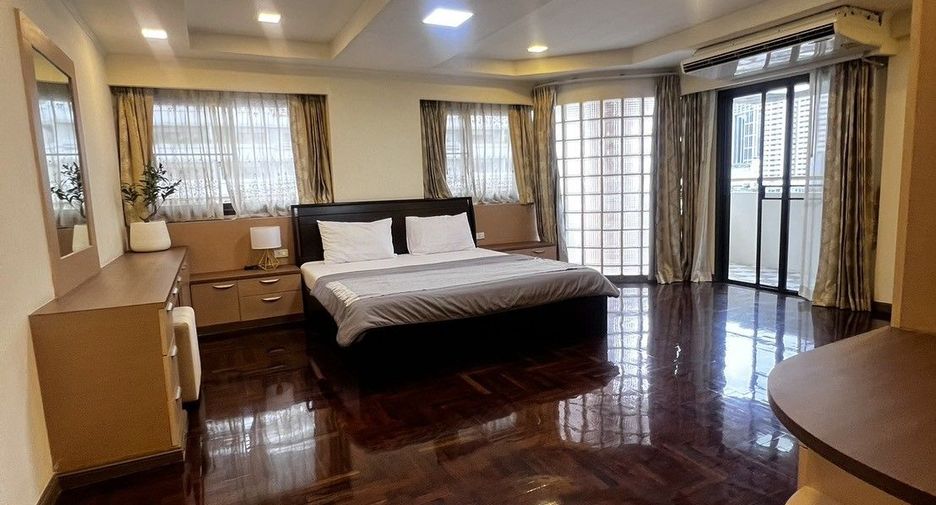 For rent 3 bedrooms condo in Watthana, Bangkok