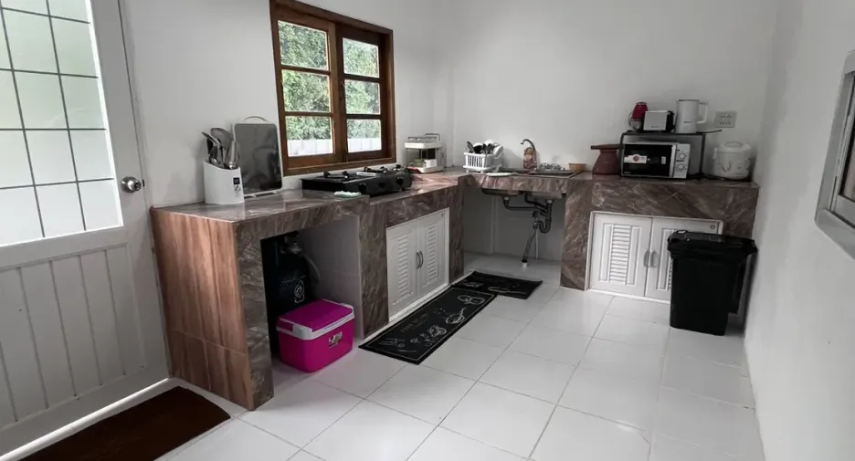 For sale 11 bedrooms hotel in Tha Yang, Phetchaburi