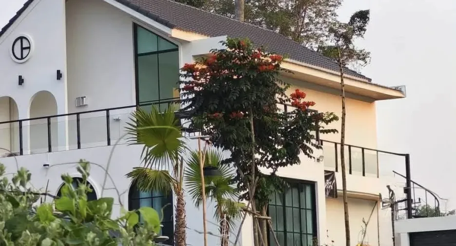 For sale 11 bedrooms hotel in Tha Yang, Phetchaburi