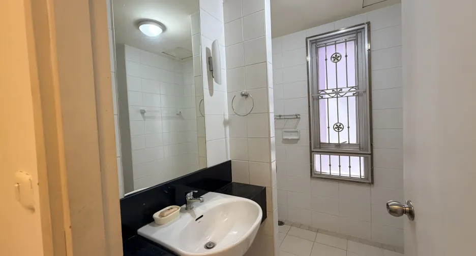 Condo en venta de 2 habitaciones en Khlong Toei, Bangkok