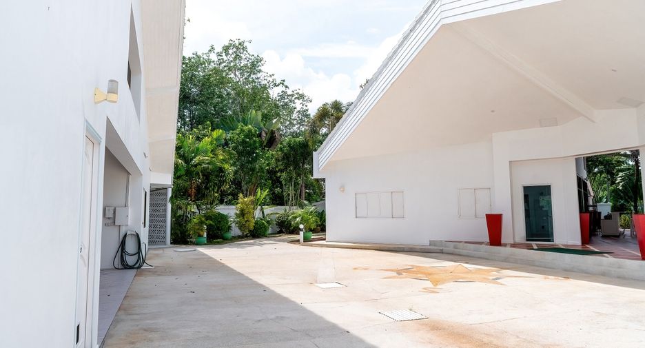 For sale and for rent 5 bedrooms villa in Thalang, Phuket