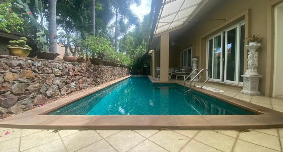 For sale 4 ベッドルーム villa in Bang Lamung, Chonburi