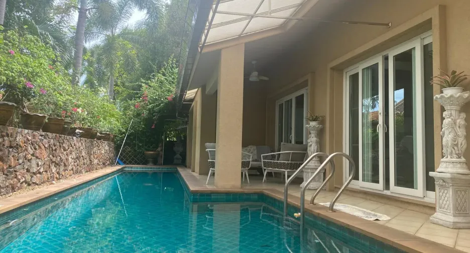 For sale 4 ベッドルーム villa in Bang Lamung, Chonburi