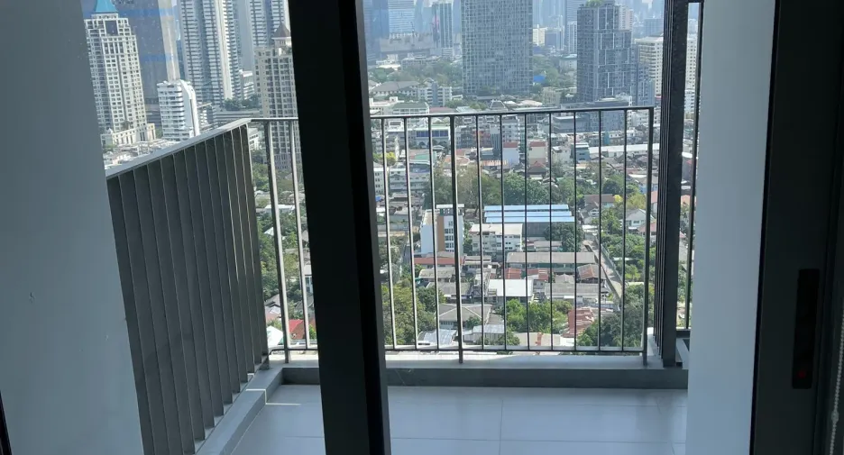 For sale そして for rent 2 ベッドルーム condo in Sathon, Bangkok