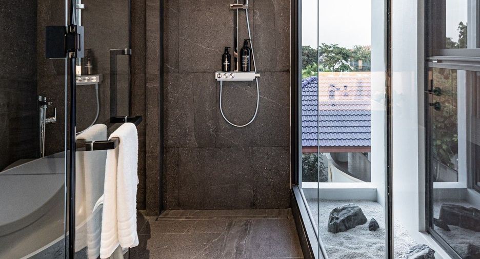 For sale 4 bedrooms house in Prawet, Bangkok