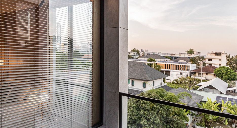 For sale 4 bedrooms house in Prawet, Bangkok