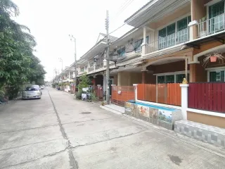 For sale 3 bedrooms townhouse in Sai Mai, Bangkok