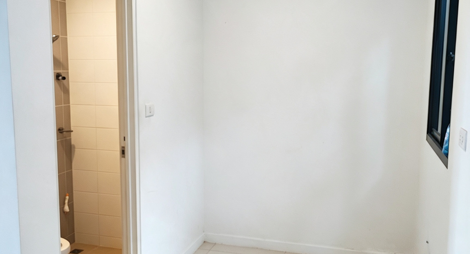 For rent 3 bedrooms townhouse in Rat Burana, Bangkok