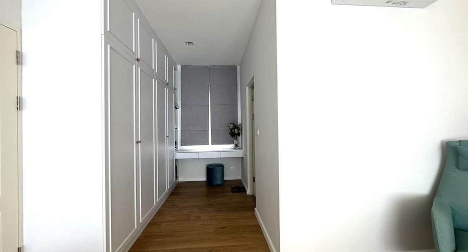 For rent 4 bedrooms villa in Sai Mai, Bangkok