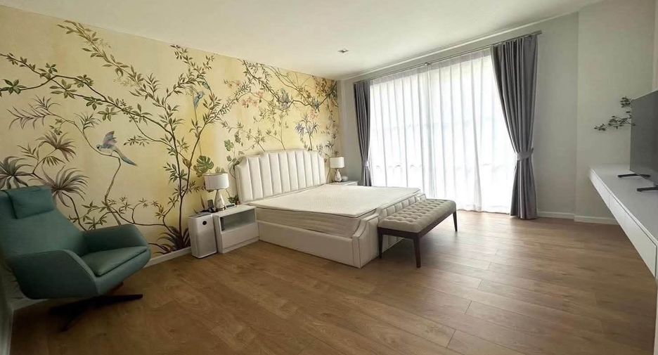 For rent 4 bedrooms villa in Sai Mai, Bangkok