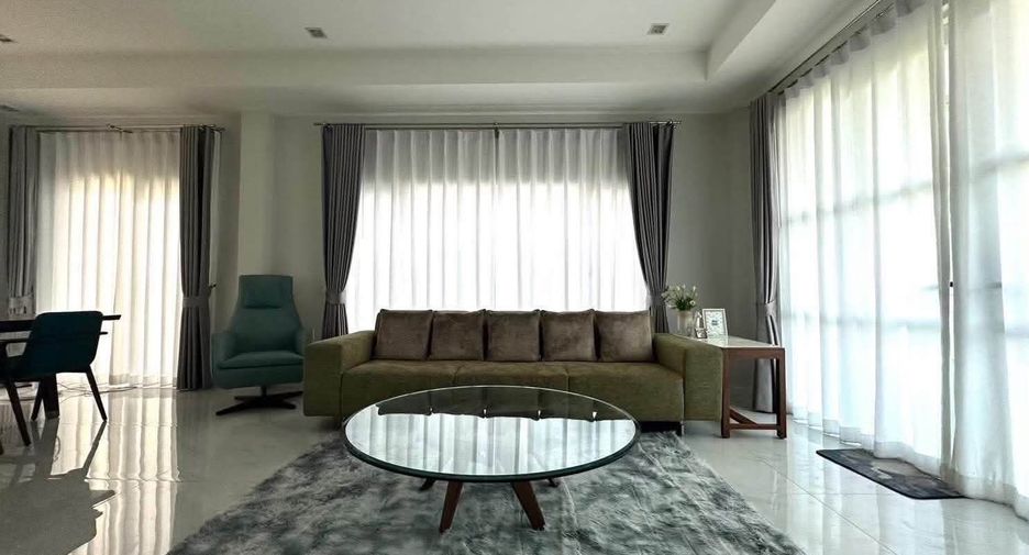 For rent 4 bedrooms villa in Sai Mai, Bangkok