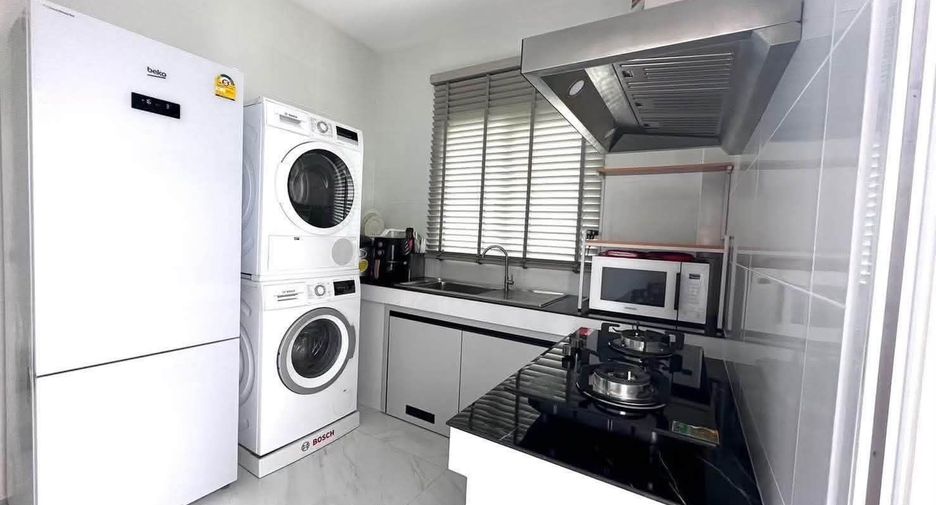 For rent 4 bedrooms villa in Sai Mai, Bangkok