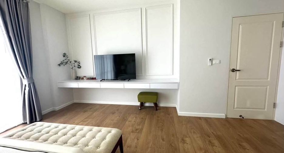 For rent 4 bedrooms villa in Sai Mai, Bangkok