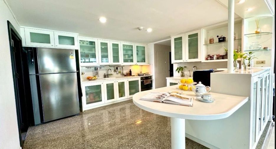 Wohnung zum Kauf mit 5 Zimmer in Watthana, Bangkok