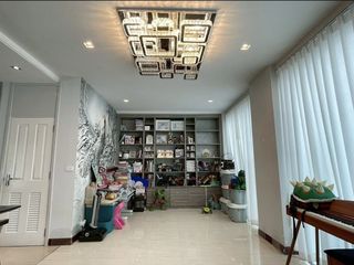 Haus zum Kauf mit 4 Zimmer in Sai Mai, Bangkok