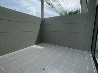 For rent 4 bedrooms townhouse in Bueng Kum, Bangkok