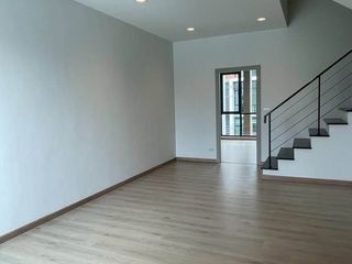 For rent 4 bedrooms townhouse in Bueng Kum, Bangkok