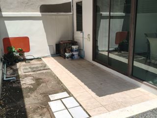 For rent 3 bedrooms townhouse in Yan Nawa, Bangkok