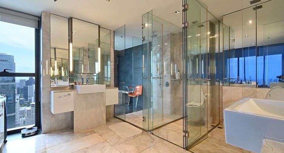 For rent 4 ベッドルーム condo in Sathon, Bangkok