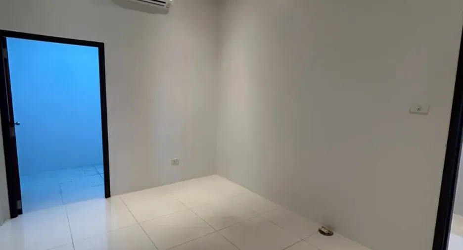 出售 4 卧室 联排别墅 在 Phuket Town, 普吉