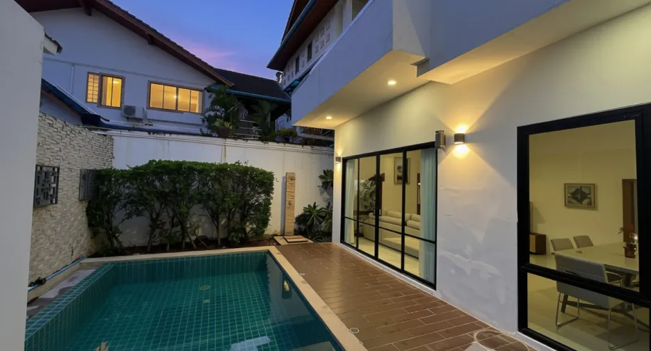 For rent 3 bedrooms villa in Mueang Phuket, Phuket