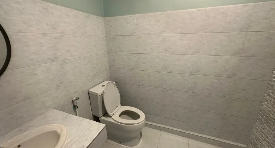 For rent 4 bedrooms retail Space in Mueang Phuket, Phuket