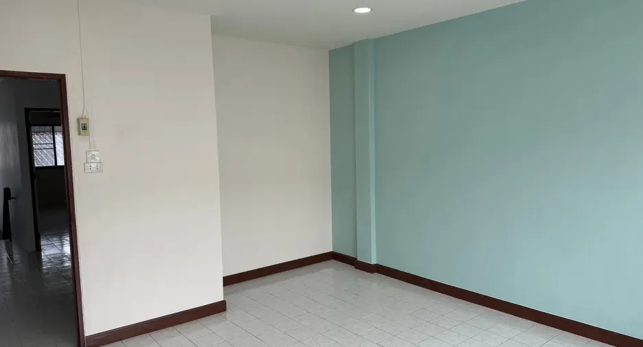 For rent 4 bedrooms retail Space in Mueang Phuket, Phuket