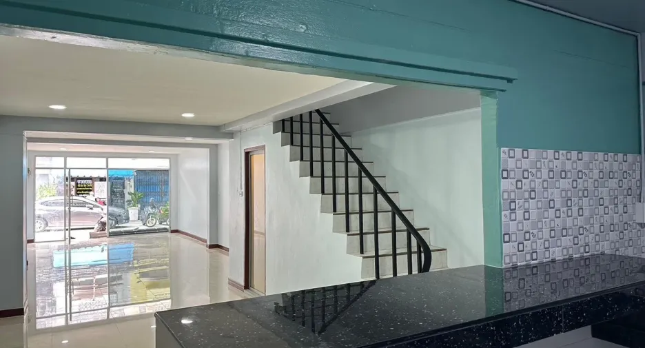 For rent 4 bedrooms retail Space in Mueang Phuket, Phuket