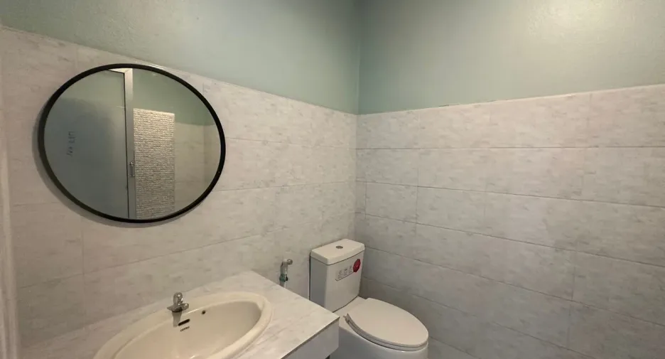 For rent 4 bedrooms retail Space in Mueang Phuket, Phuket