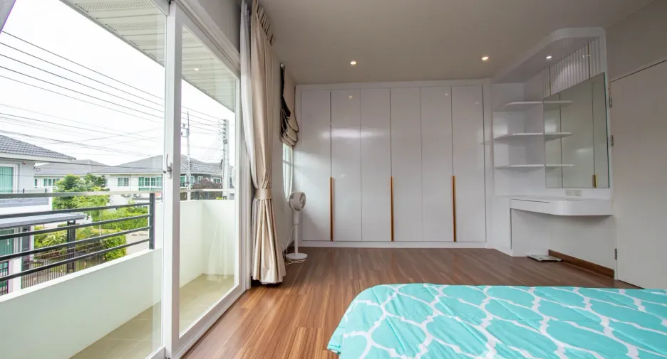 Casa en venta de 4 habitaciones en Hang Dong, Chiang Mai