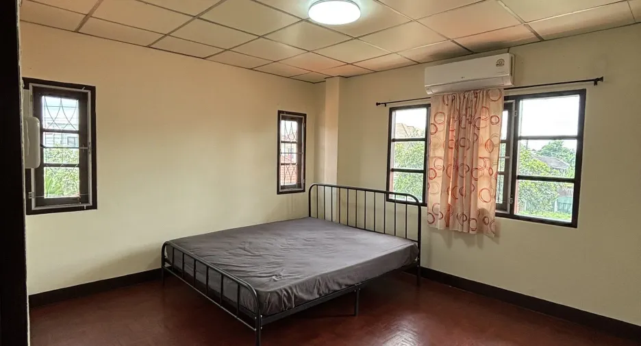 For rent 3 bedrooms house in Mueang Chiang Mai, Chiang Mai