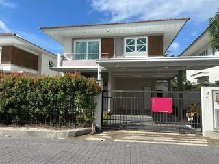 Haus zur Miete mit 4 Zimmer in Mueang Phuket, Phuket