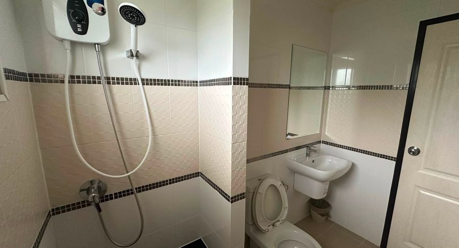 Haus zur Miete mit 4 Zimmer in Mueang Phuket, Phuket