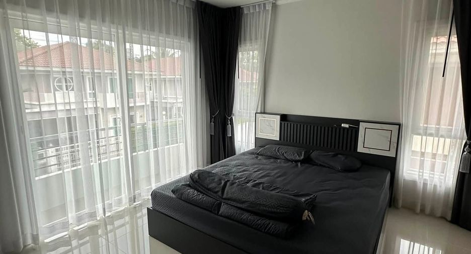 Haus zur Miete mit 4 Zimmer in Mueang Phuket, Phuket