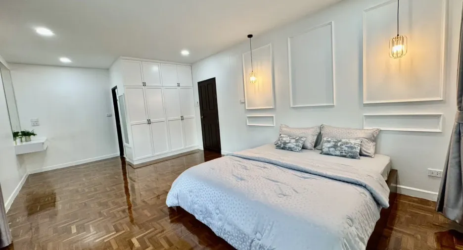 À vendre 5 chambres villa à Hang Dong, Chiang Mai