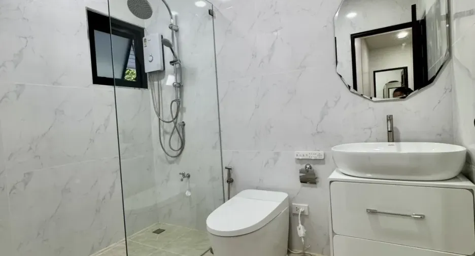 À vendre 5 chambres villa à Hang Dong, Chiang Mai