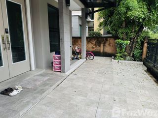 À vendre et à louer 5 chambres maison à Suan Luang, Bangkok