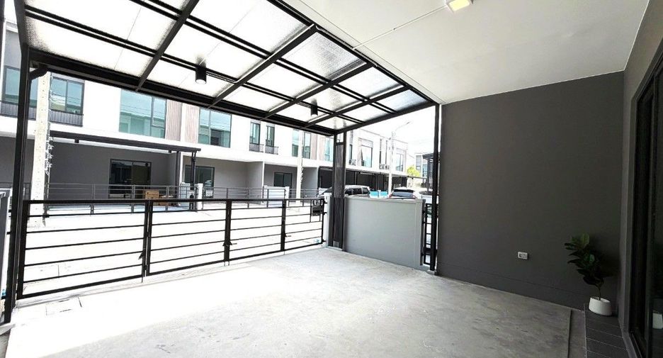 Casa en alquiler de 3 habitaciones en Bang Phli, Samut Prakan
