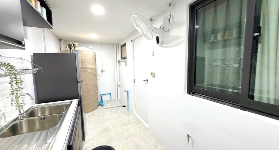 Casa en alquiler de 3 habitaciones en Bang Phli, Samut Prakan