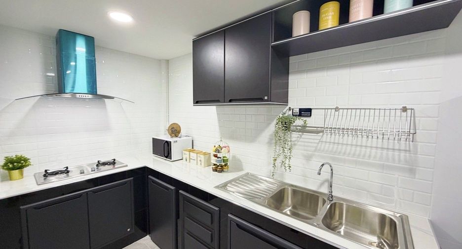 Casa en alquiler de 3 habitaciones en Bang Phli, Samut Prakan